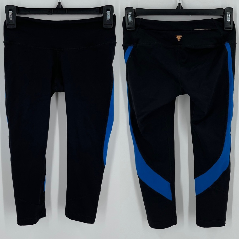 YogaSmoga AirH Capri Leggings Yoga Size 4 Black Blue cropped